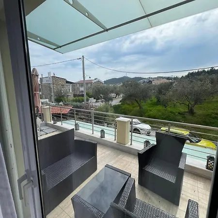 Crystal Villa *
